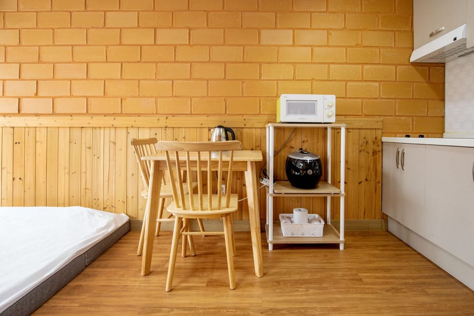 Family Room (Korean Ondol / 15PY) | Free WiFi