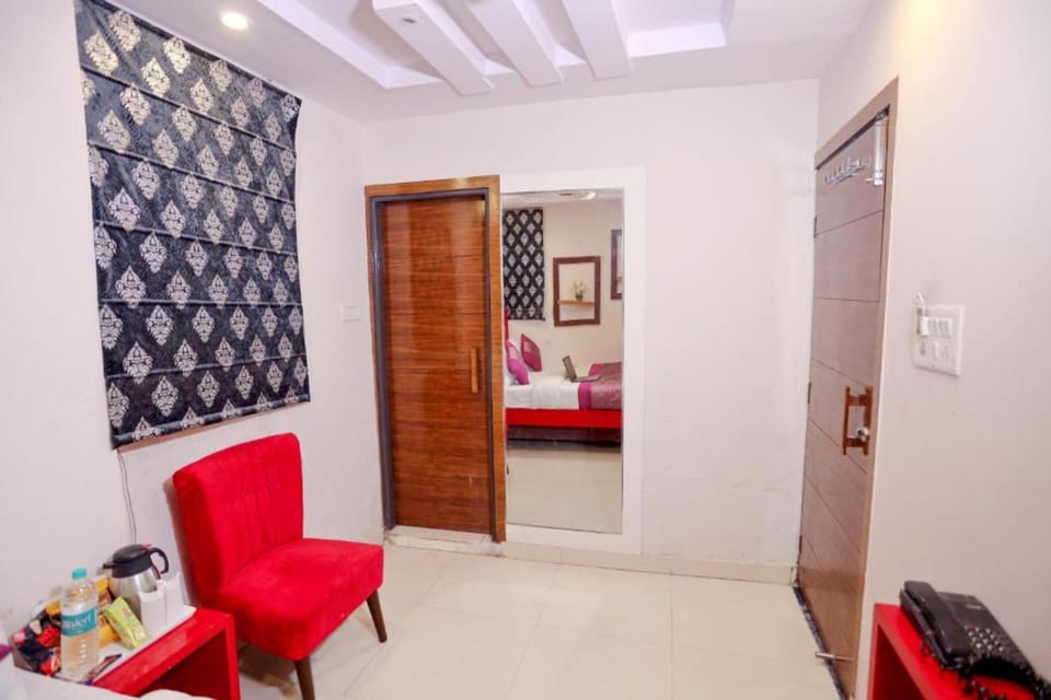Economy Double Room | Premium bedding, individually furnished, desk, laptop workspace