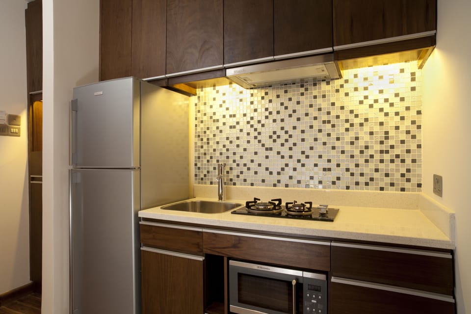 One Bedroom Apartment | Private kitchenette | Full-size fridge, microwave, oven, stovetop