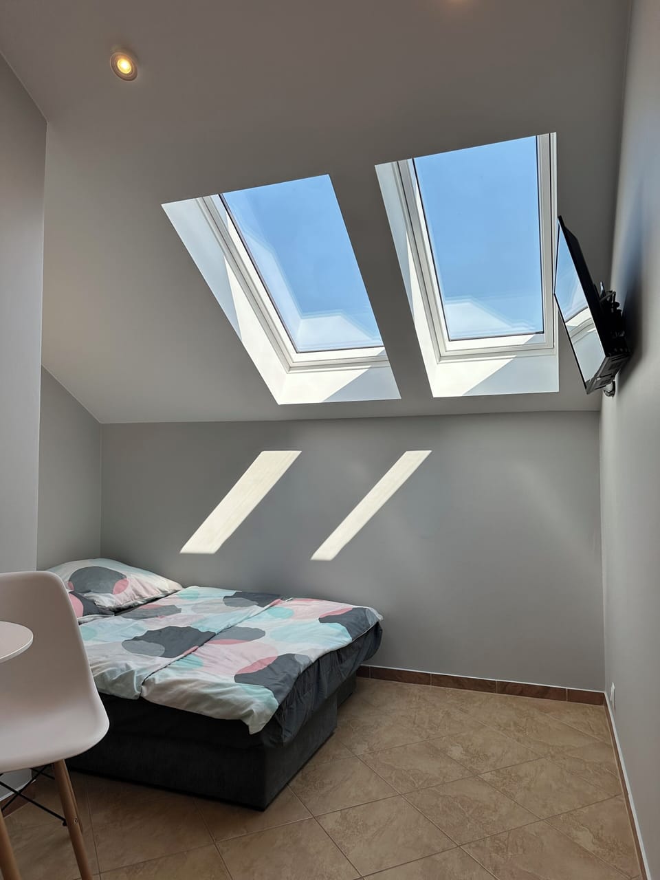 Basic Double Room | Desk, cribs/infant beds, free WiFi, bed sheets