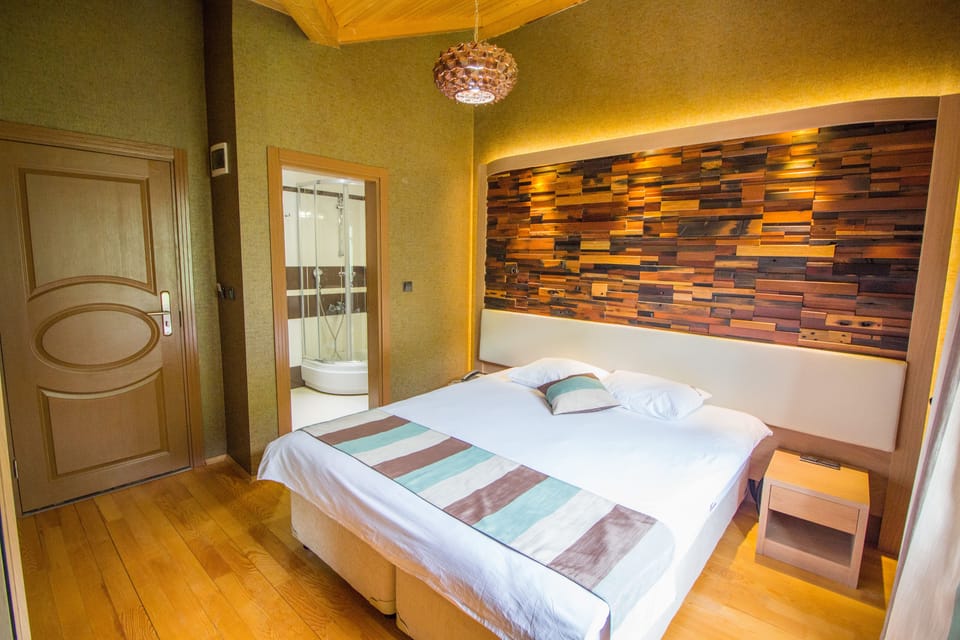 Deluxe Double or Twin Room, Mountain View | Room amenity