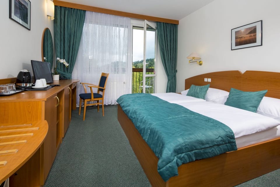 Superior Double or Twin Room | In-room safe, blackout drapes, free WiFi, bed sheets