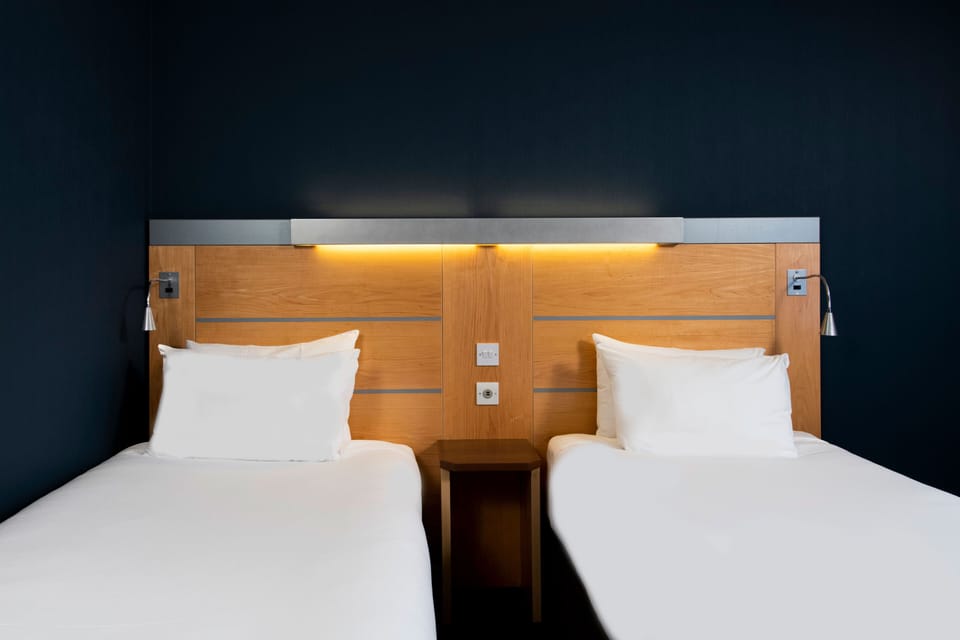 Standard Room, 2 Twin Beds (with Free Hot Breakfast) | Desk, iron/ironing board, free WiFi, bed sheets