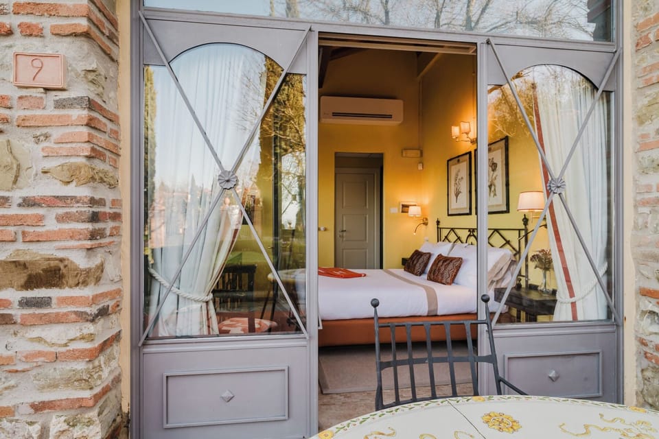 Deluxe Room, 1 Bedroom, Garden View | Terrace/patio