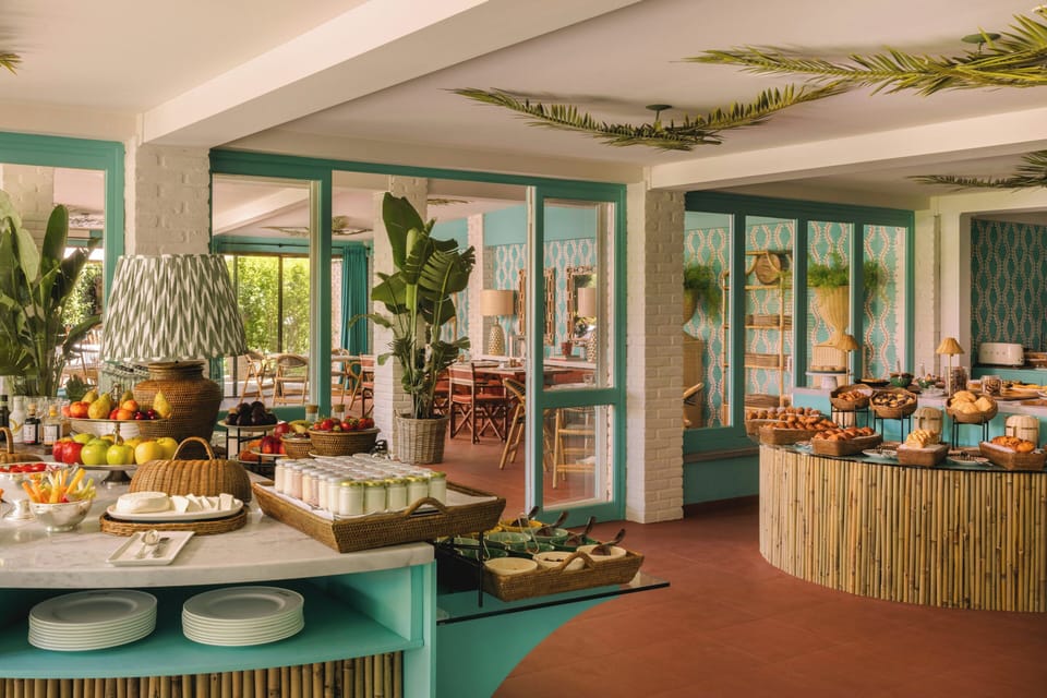 Daily buffet breakfast for a fee