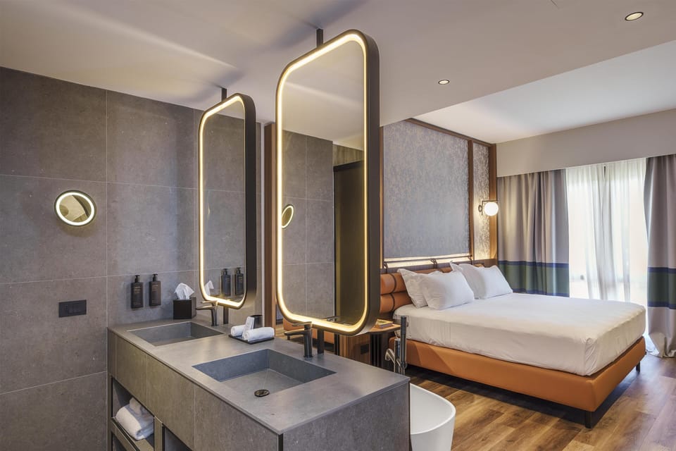 Suite, 2 Bedrooms | Bathroom | Shower, rainfall showerhead, free toiletries, hair dryer