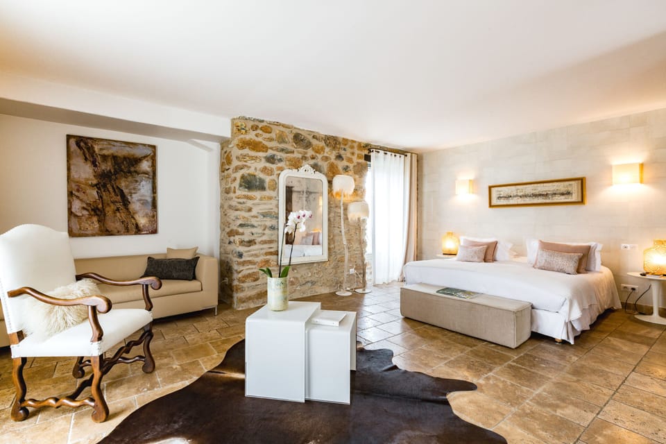 Suite, Terrace | Premium bedding, minibar, in-room safe, individually decorated