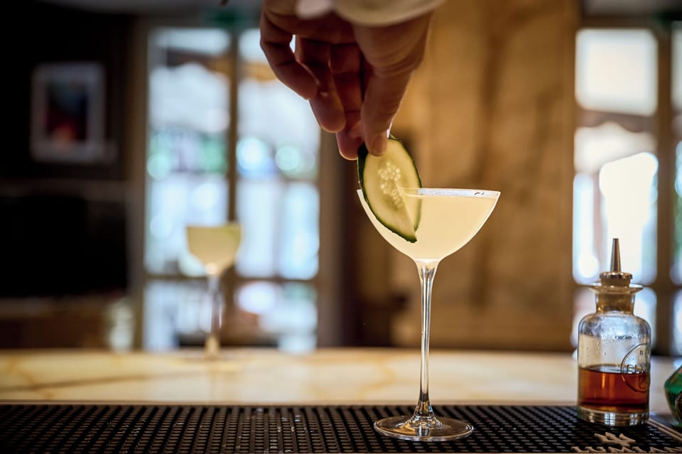 Cocktail bar