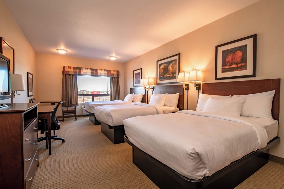 Deluxe Triple Room | Premium bedding, desk, laptop workspace, iron/ironing board