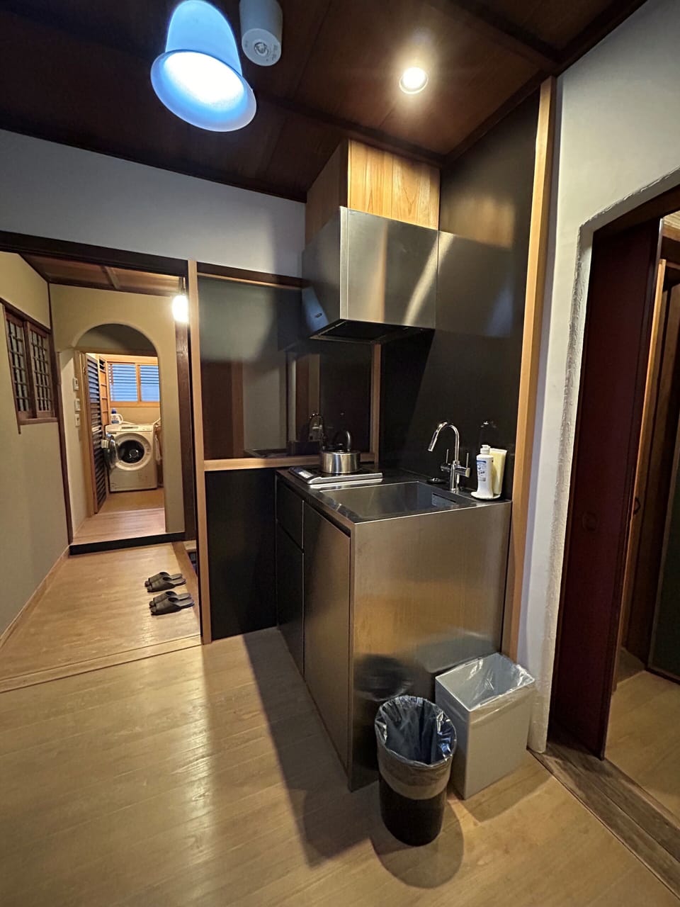 Momiji-an | Private kitchen | Fridge, microwave, oven, stovetop