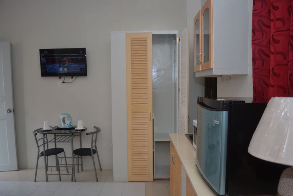 Deluxe Room, 1 Double Bed with Sofa bed | Private kitchenette | Microwave, coffee/tea maker, electric kettle