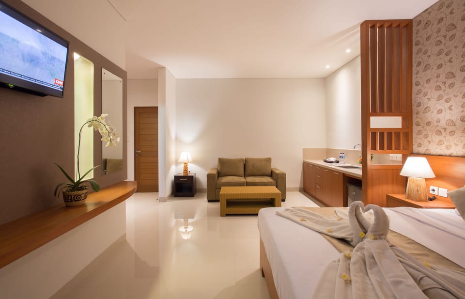 Premium bedding, minibar, in-room safe, desk