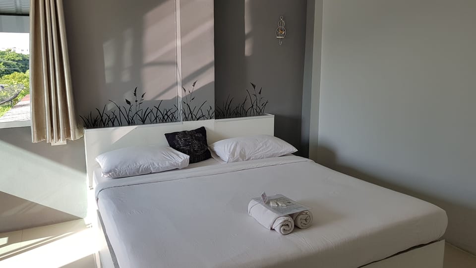 Standard Double Room | Desk, blackout drapes, free WiFi