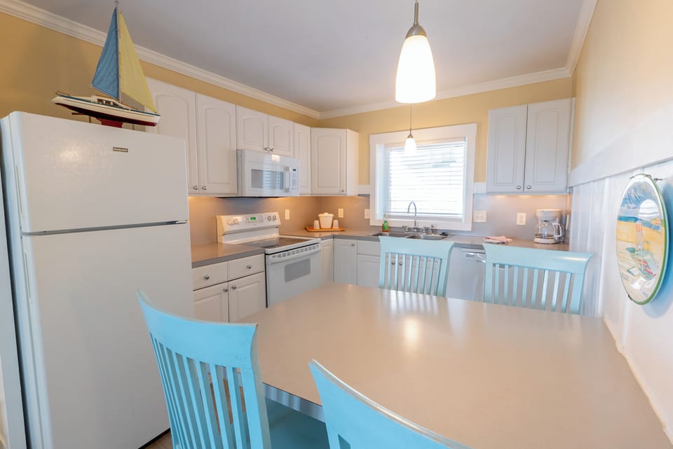 Apartment, Ground Floor | Private kitchen | Fridge, microwave