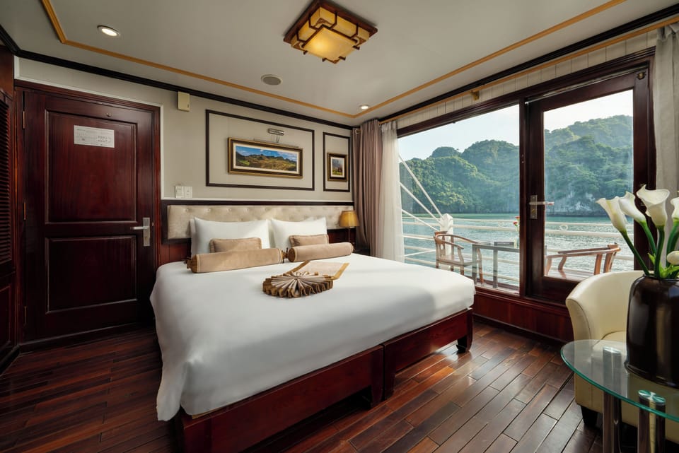 Suite with Balcony | Hypo-allergenic bedding, minibar, individually decorated