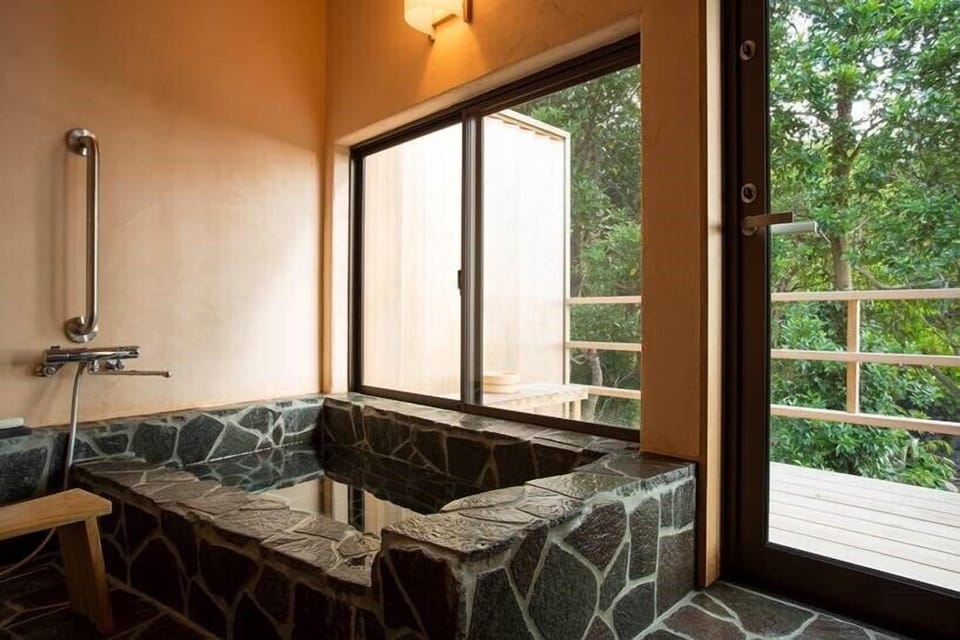 Holiday Home | Bathroom | Separate tub and shower, deep soaking tub, free toiletries, hair dryer