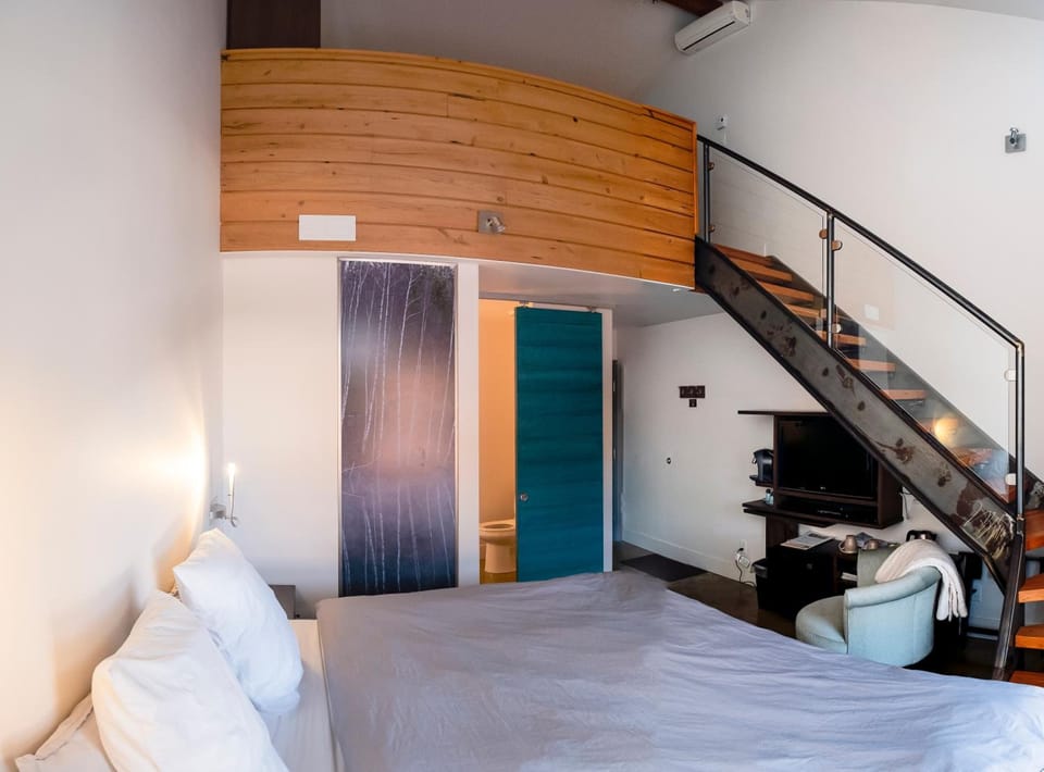 Soundproofing, iron/ironing board, free WiFi, bed sheets