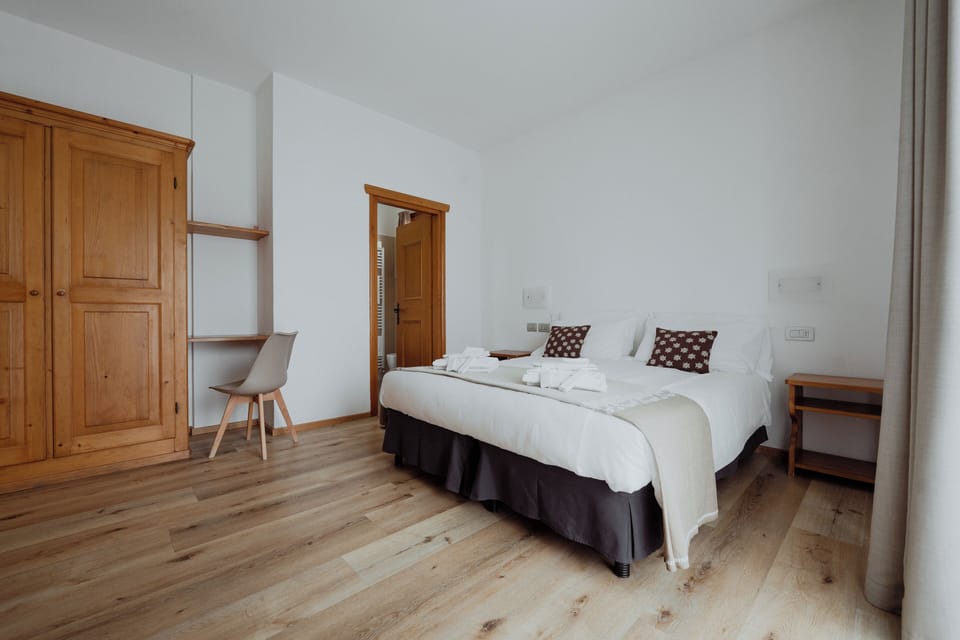 Comfort Quadruple Room | Desk, free WiFi, bed sheets