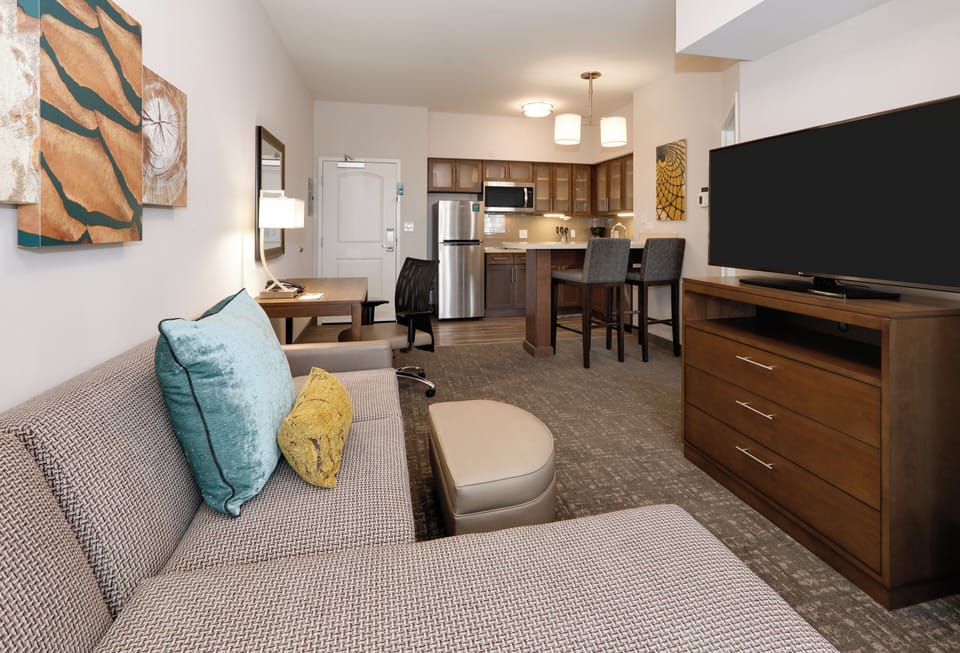 Premium bedding, in-room safe, desk, soundproofing