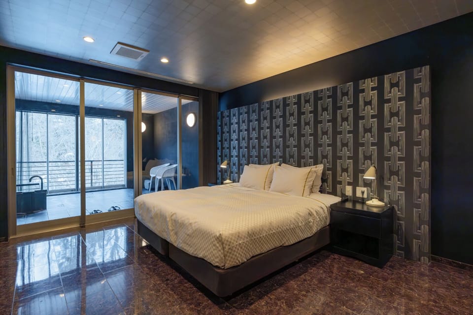 Suite with Mist Sauna, Large Double | Free minibar, in-room safe, desk, free WiFi