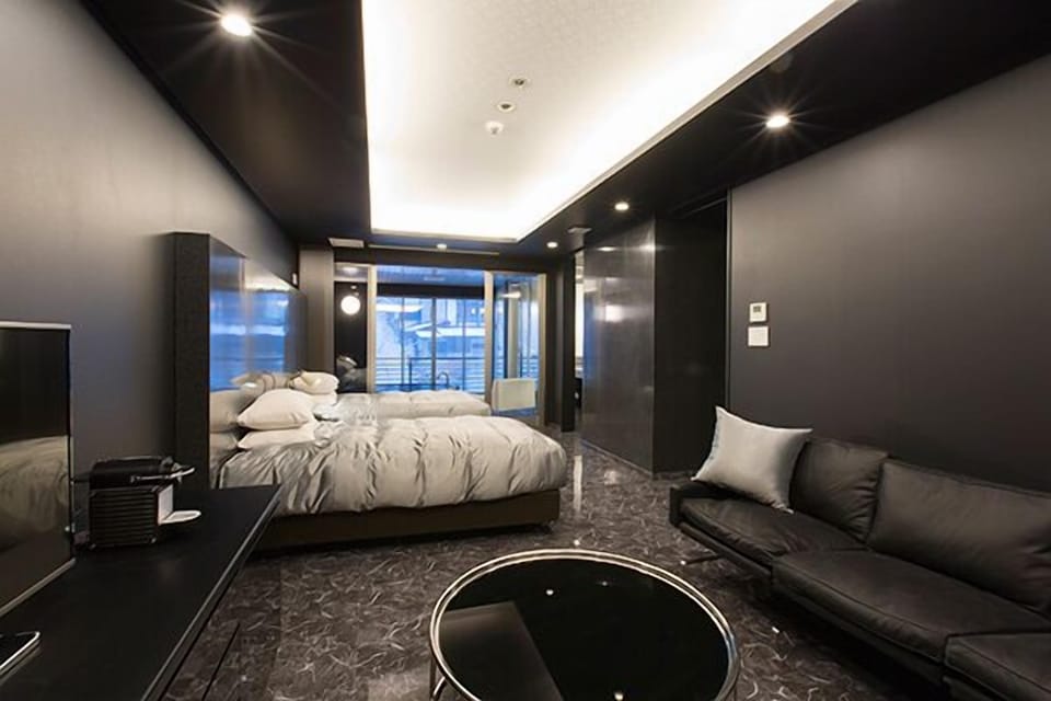 Suite with Mist Sauna, Large Twin | Free minibar, in-room safe, desk, free WiFi
