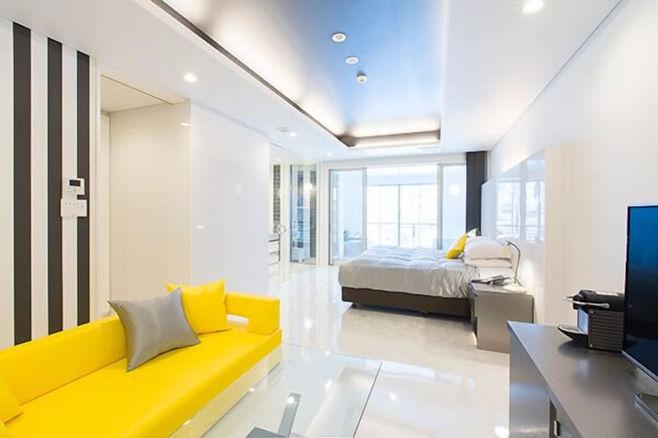 Standard Suite | Free minibar, in-room safe, desk, free WiFi