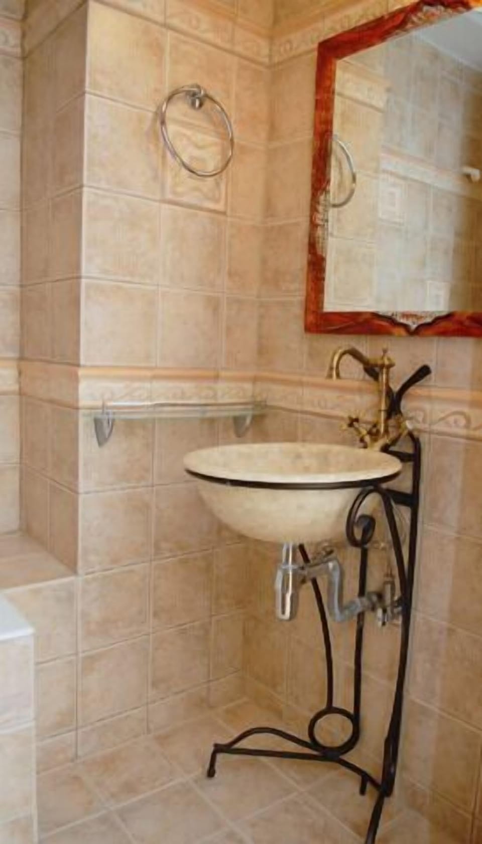 Bathroom sink