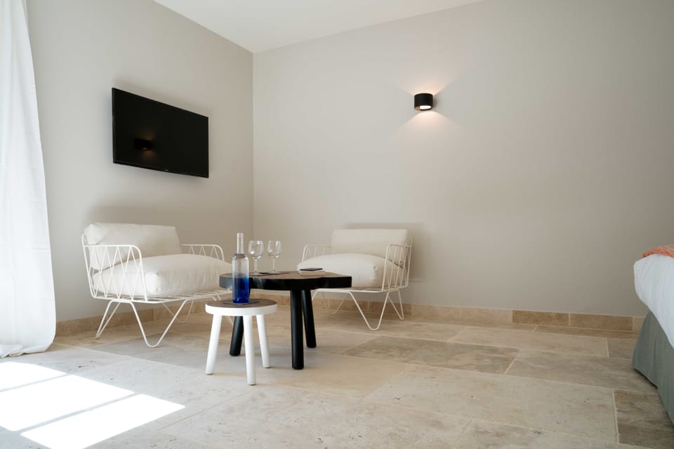Luxury Suite, Park View (Picholine) | Premium bedding, desk, soundproofing, WiFi (free)