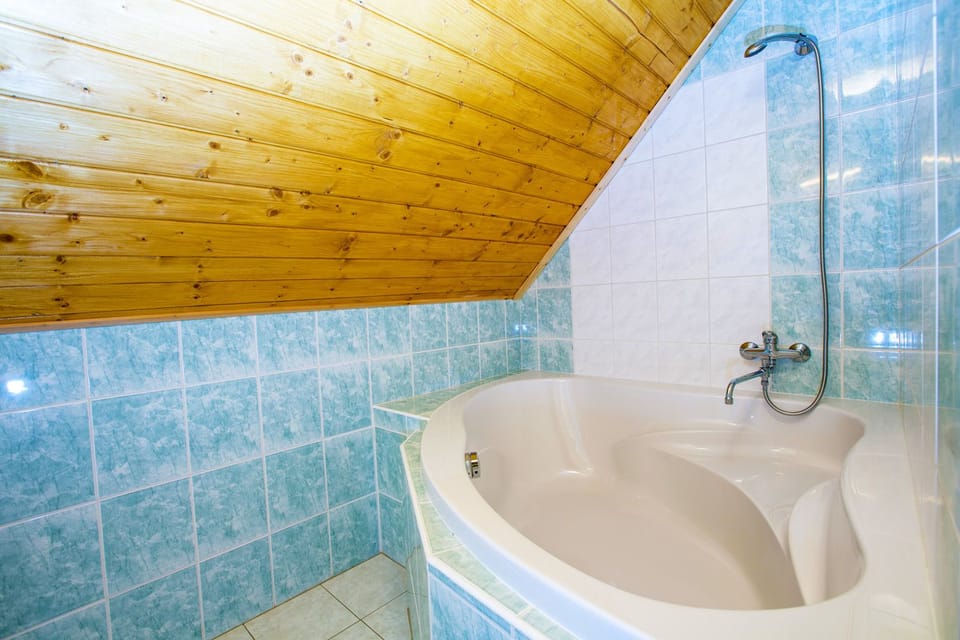 Chalet, 4 Bedrooms, Mountain View, Slope side (Depandance+electricity) | Deep soaking bathtub