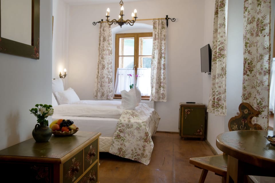 Standard Double Room | 1 bedroom, minibar, in-room safe, desk