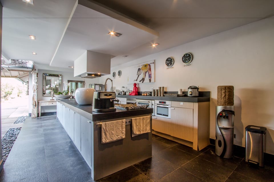 Superior Villa | Private kitchen | Fridge, microwave, stovetop, coffee/tea maker