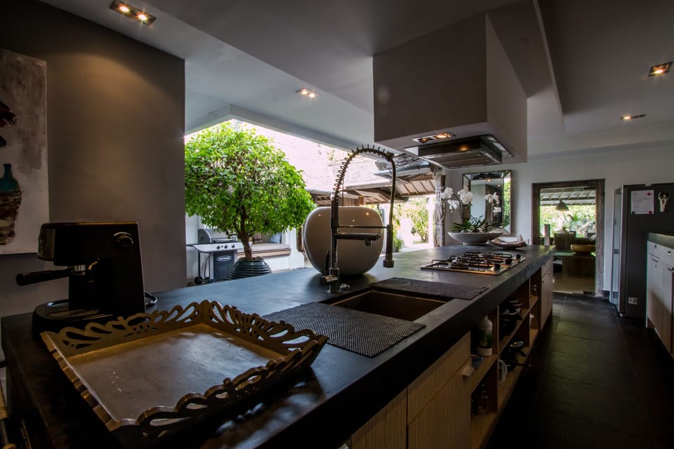 Superior Villa | Private kitchen | Fridge, microwave, stovetop, coffee/tea maker