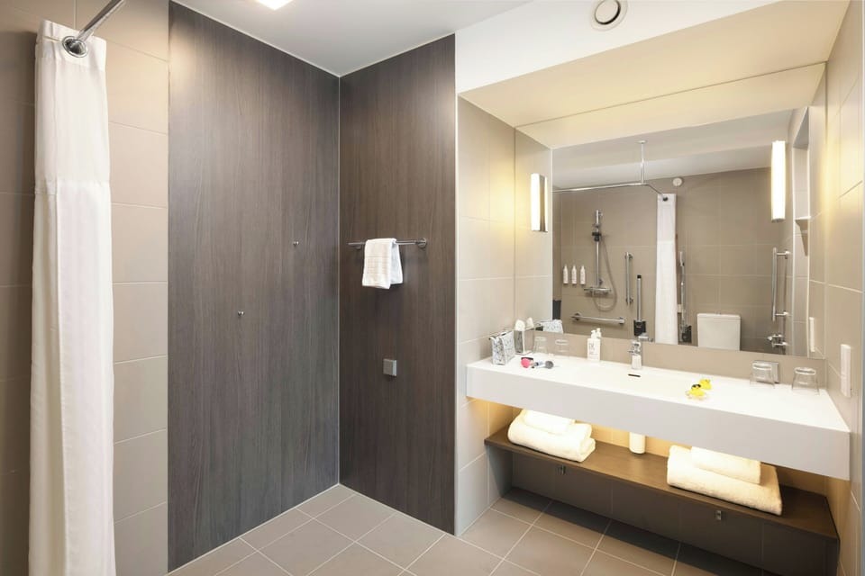 Room, 1 Queen Bed with Sofa bed | Hypo-allergenic bedding, desk, soundproofing, iron/ironing board