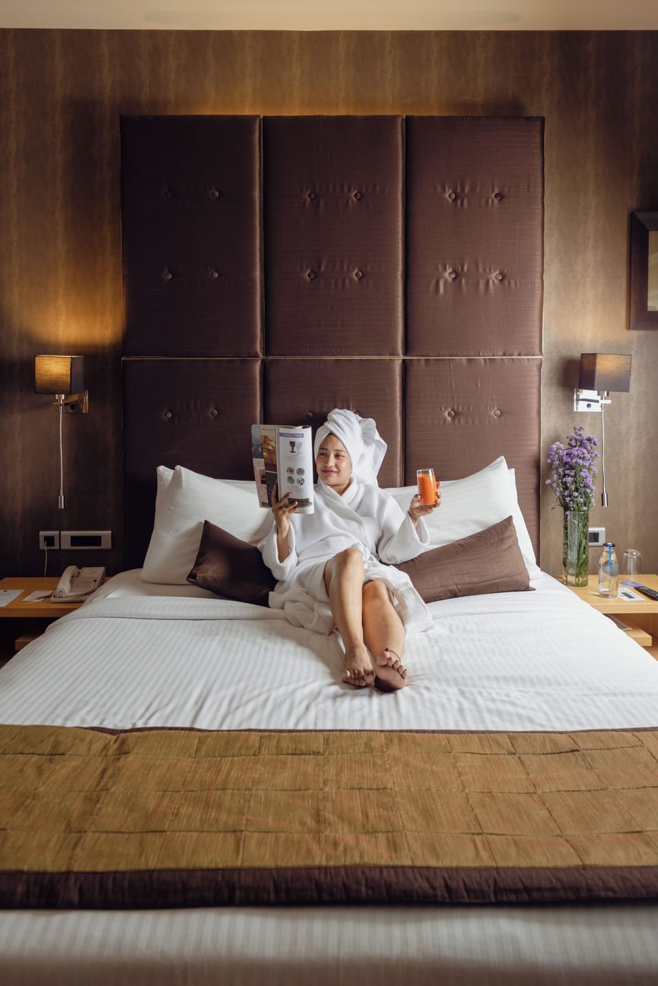 Premier King Bed with Pool View and Lounge Access - Happy Hours 6:30 PM to 8:30 PM | Down comforters, pillowtop beds, minibar, in-room safe