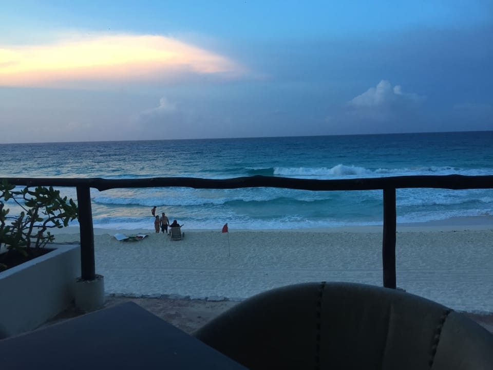Poolside bar