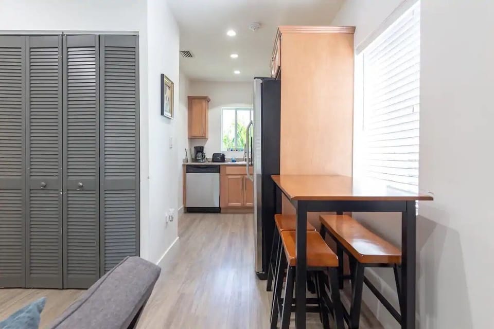 Dining area that can also be used as a workspace.