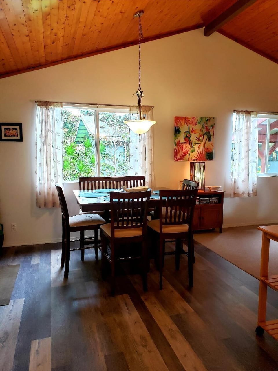 Dining room.
