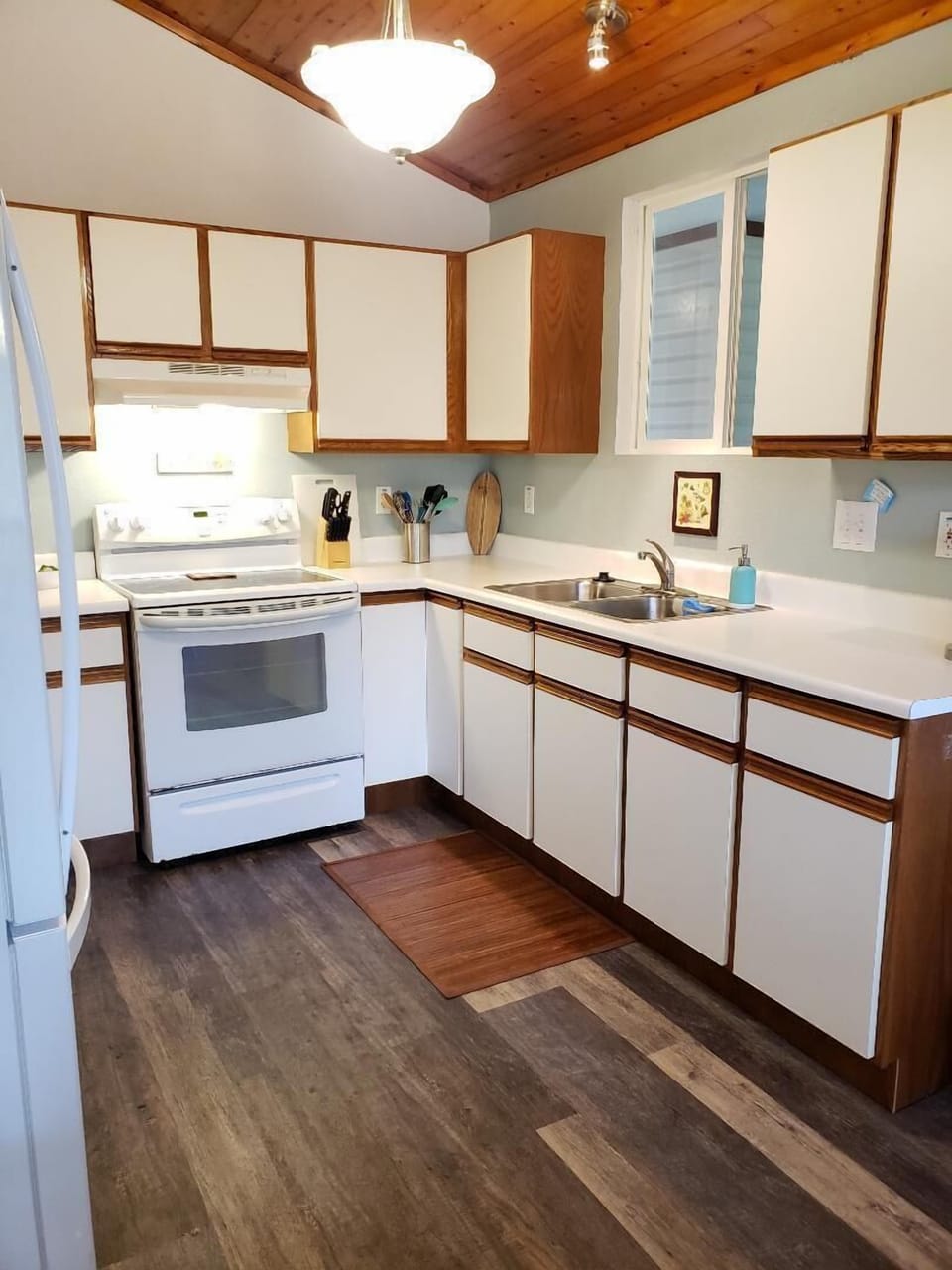Fully appointed kitchen.