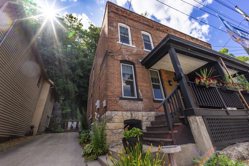 115 driveway and front