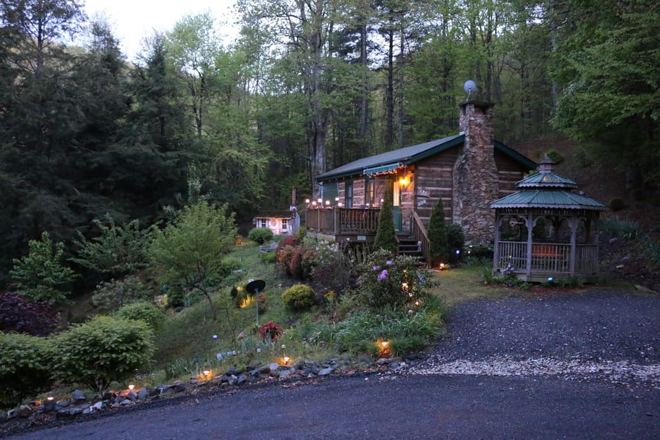 The Cozy Cabin...Mountain Retreat...A view at dusk...