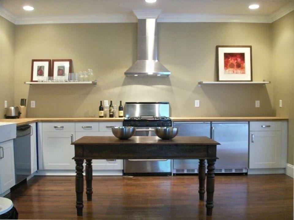 fully equipped modern kitchen