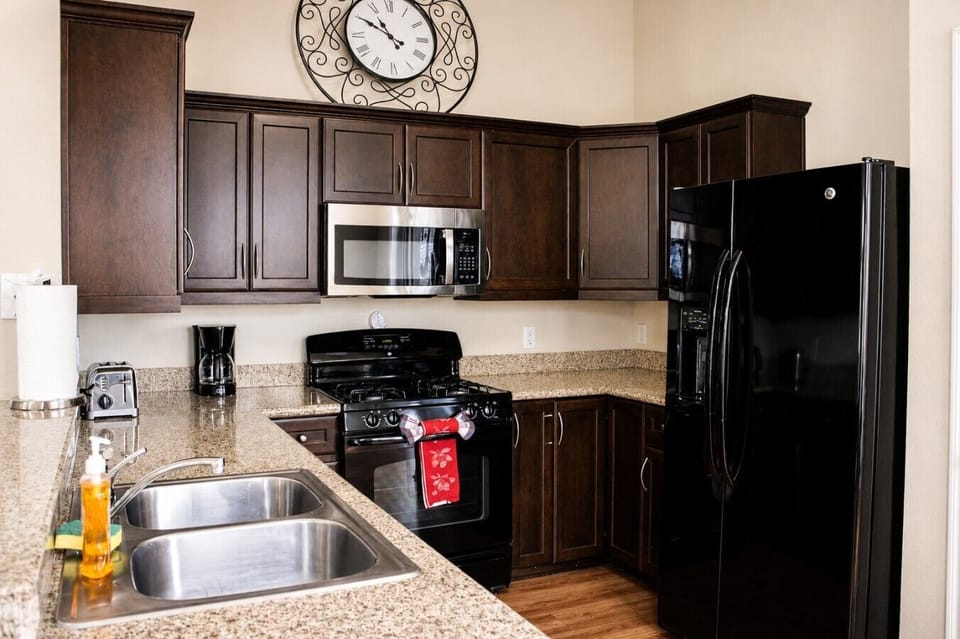 Kitchen fully equipped with essentials appliances