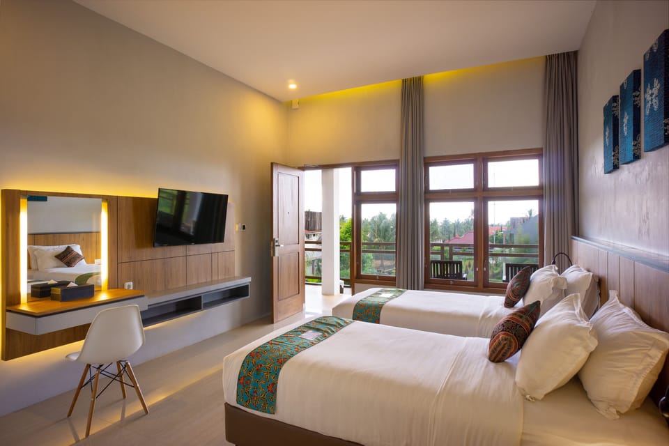Deluxe Room, 2 Twin Beds | Minibar, desk, soundproofing, free WiFi