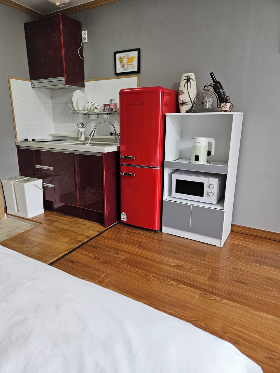 Deluxe Room | Premium bedding, desk, soundproofing, WiFi (free)