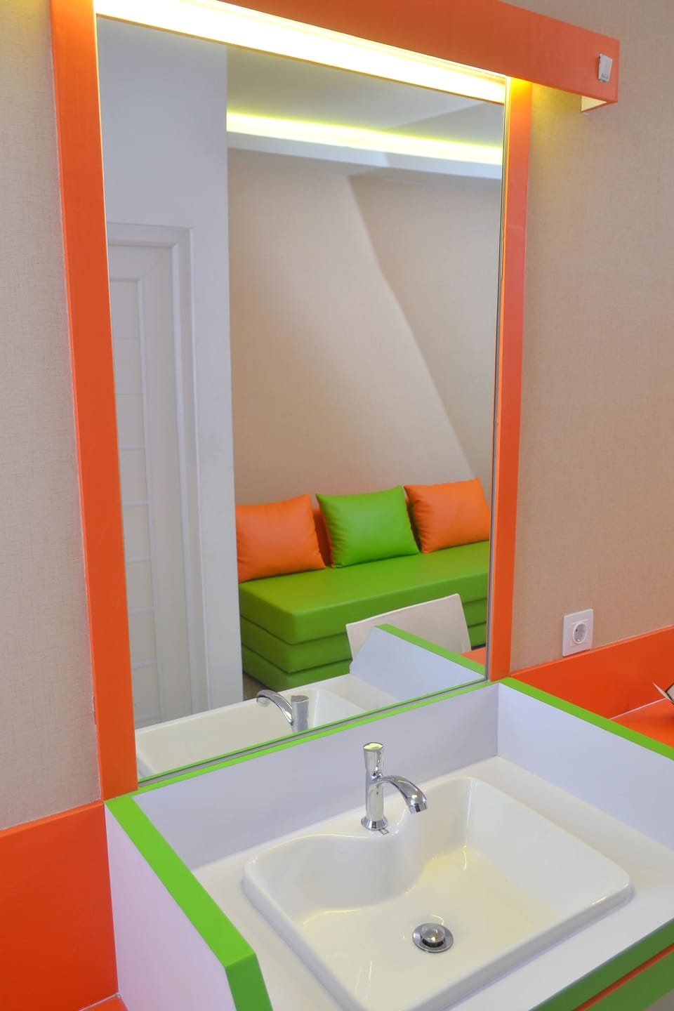 Bathroom sink