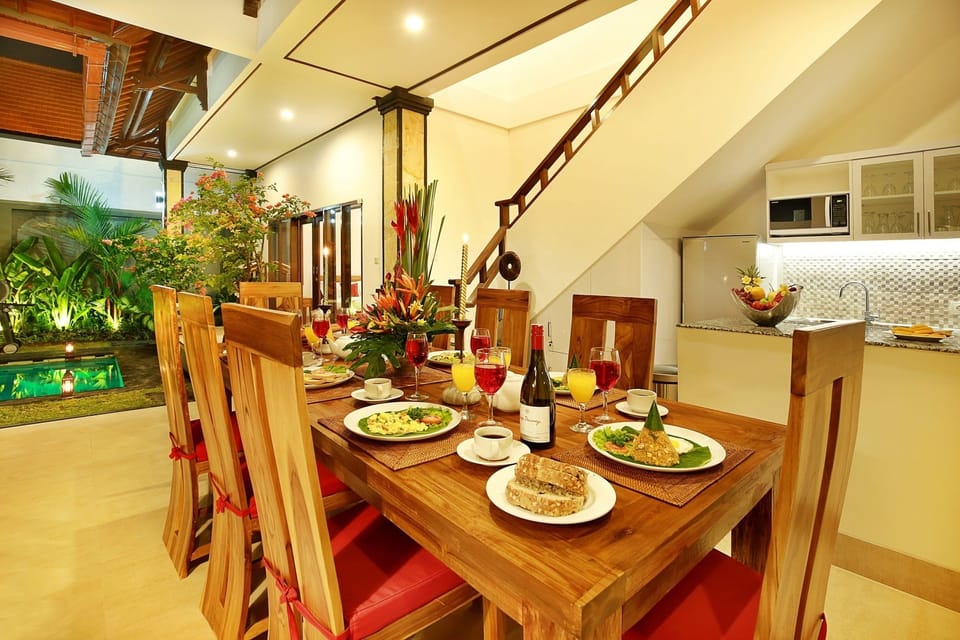 Villa, 3 Bedrooms | In-room dining