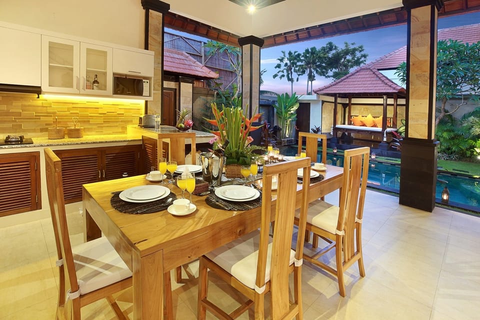 Villa, 2 Bedrooms | In-room dining