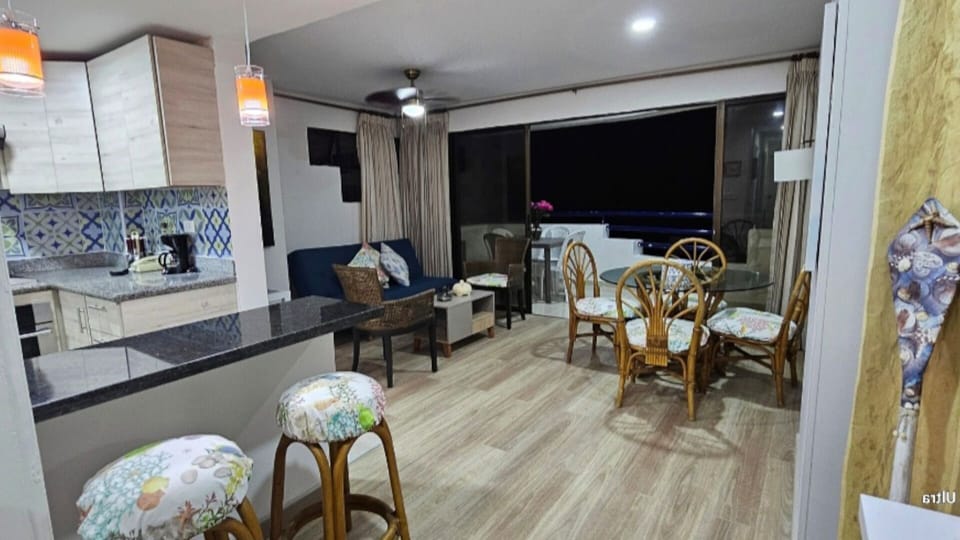 Apartment, 2 Bedrooms | Living area | 32-inch flat-screen TV with cable channels, TV, Netflix