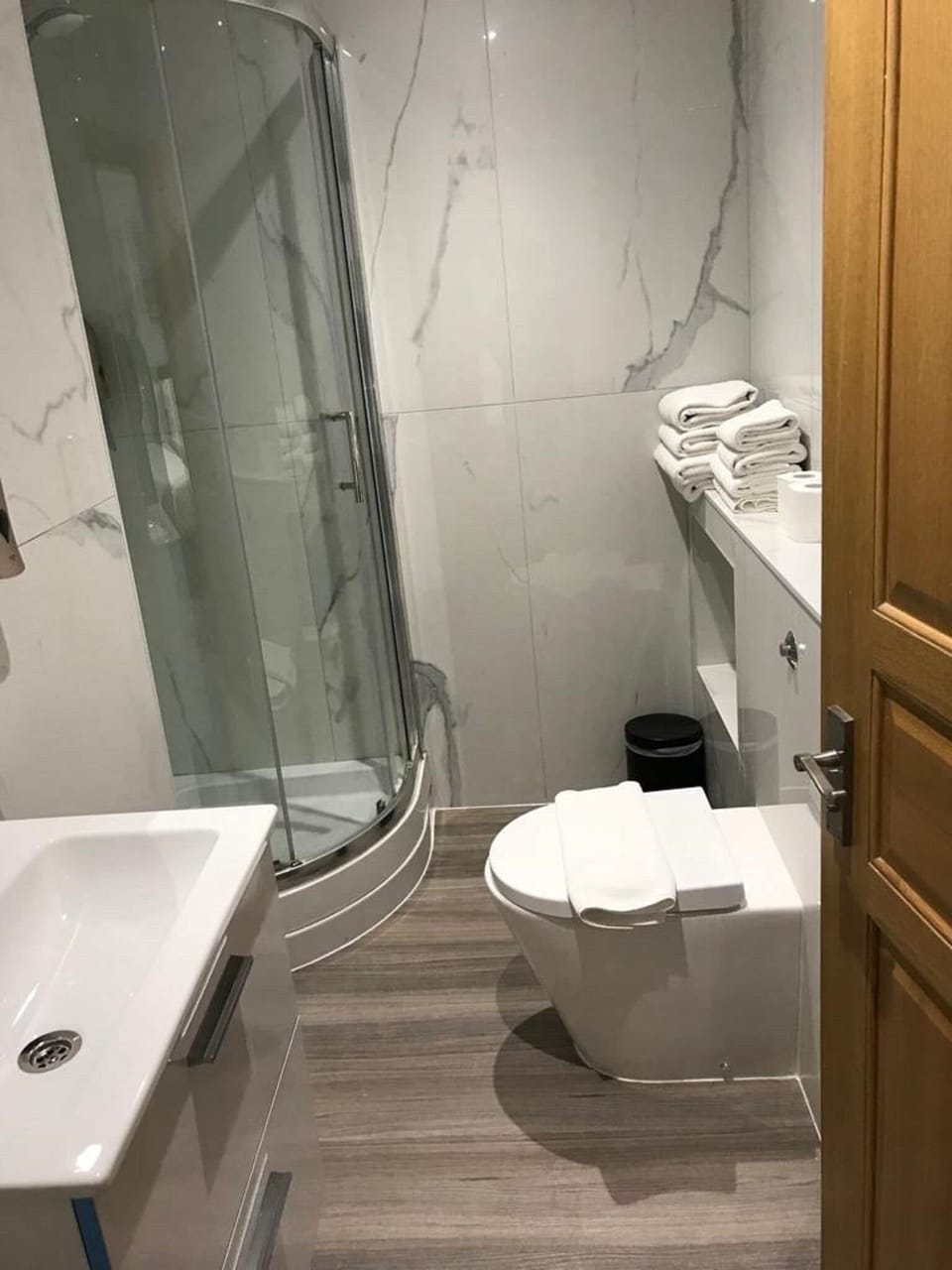 Bathroom | Shower, towels