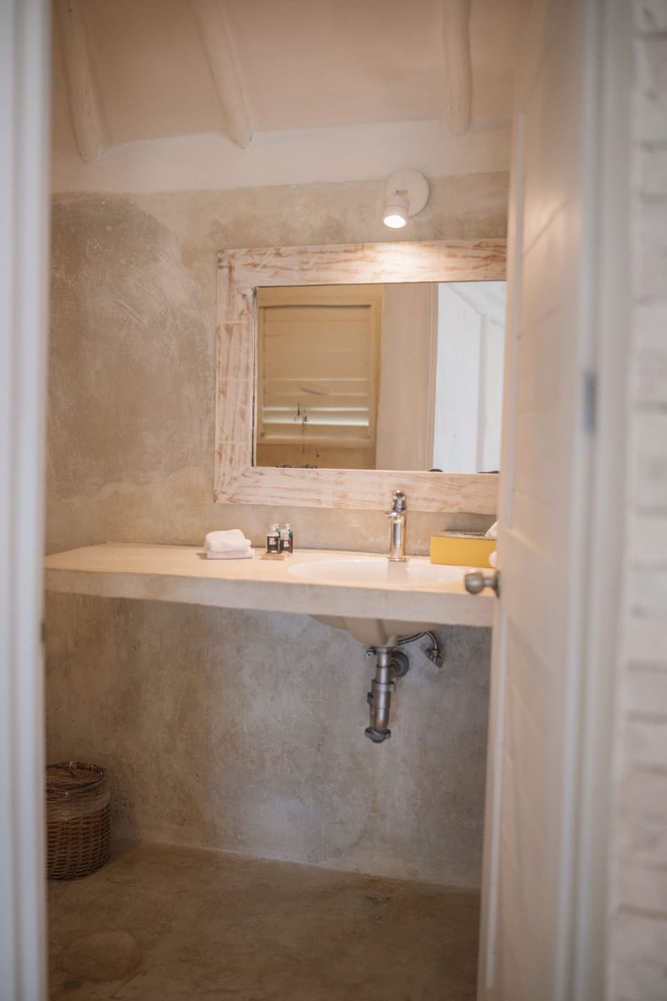 Ocean view Room Beach zone | Bathroom | Shower, free toiletries, towels, soap